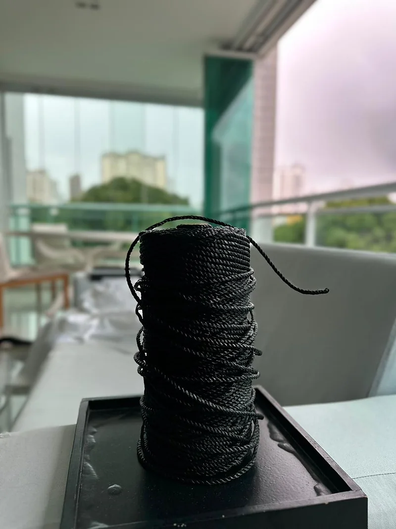 Rolo de fio de polietileno com proteção UV usado nas instalações